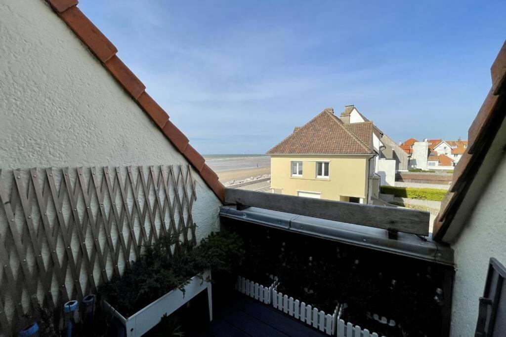 Duplex Avec Jacuzzi Vue Imprenable Sur La Baie De Wissant Apartment Bagian luar foto