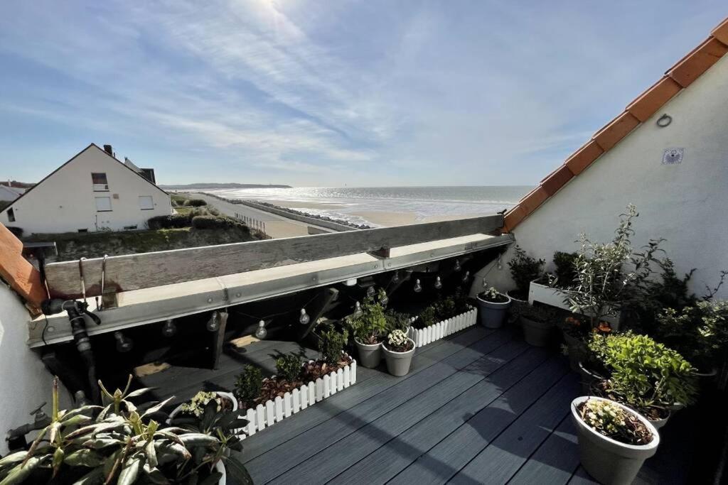 Duplex Avec Jacuzzi Vue Imprenable Sur La Baie De Wissant Apartment Bagian luar foto